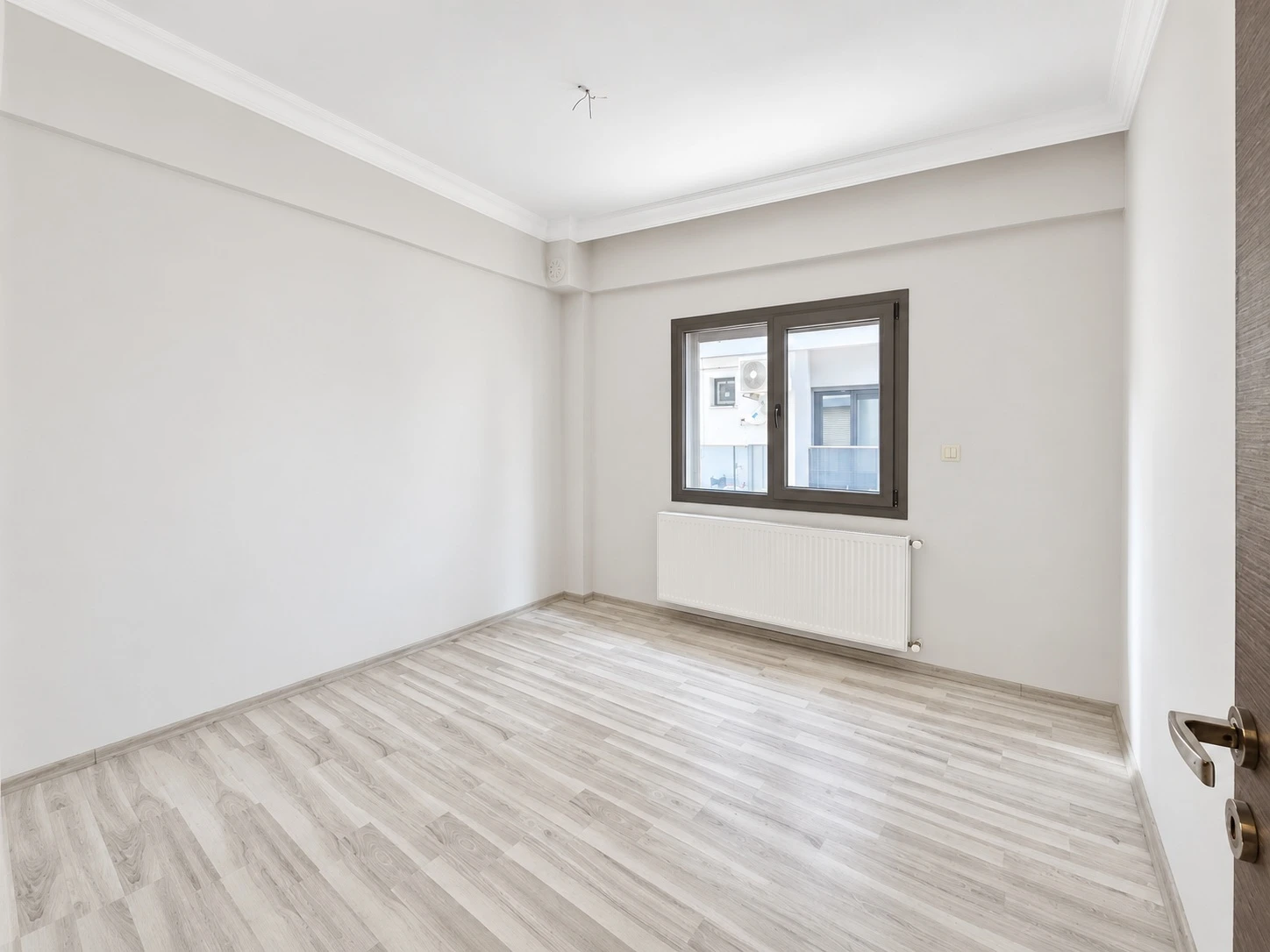 BOSTANLI MERKEZDE YENİ BİNA KÖŞE DAİRE ⁨⁨3+1⁩⁩ SATILIK.KOÇAK EMLAK · fotoğraf 5
