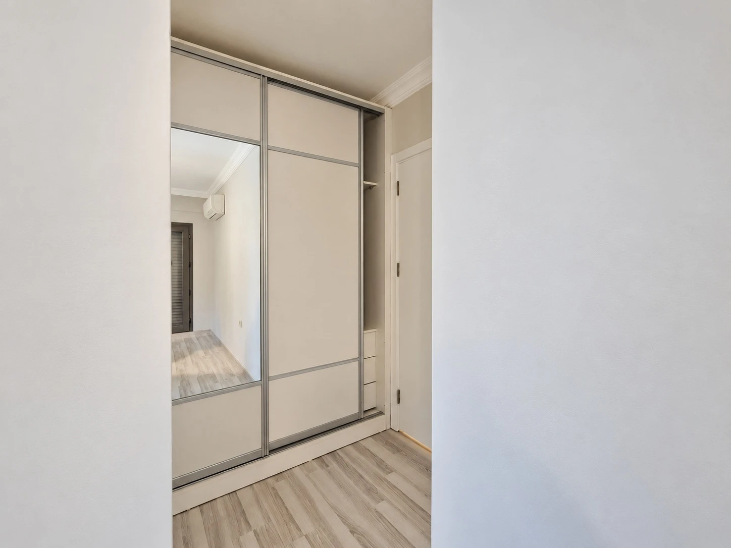 BOSTANLI MERKEZDE YENİ BİNA KÖŞE DAİRE ⁨⁨3+1⁩⁩ SATILIK.KOÇAK EMLAK · fotoğraf 11